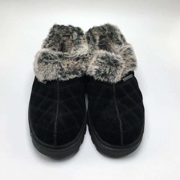 sketchers black slip ons